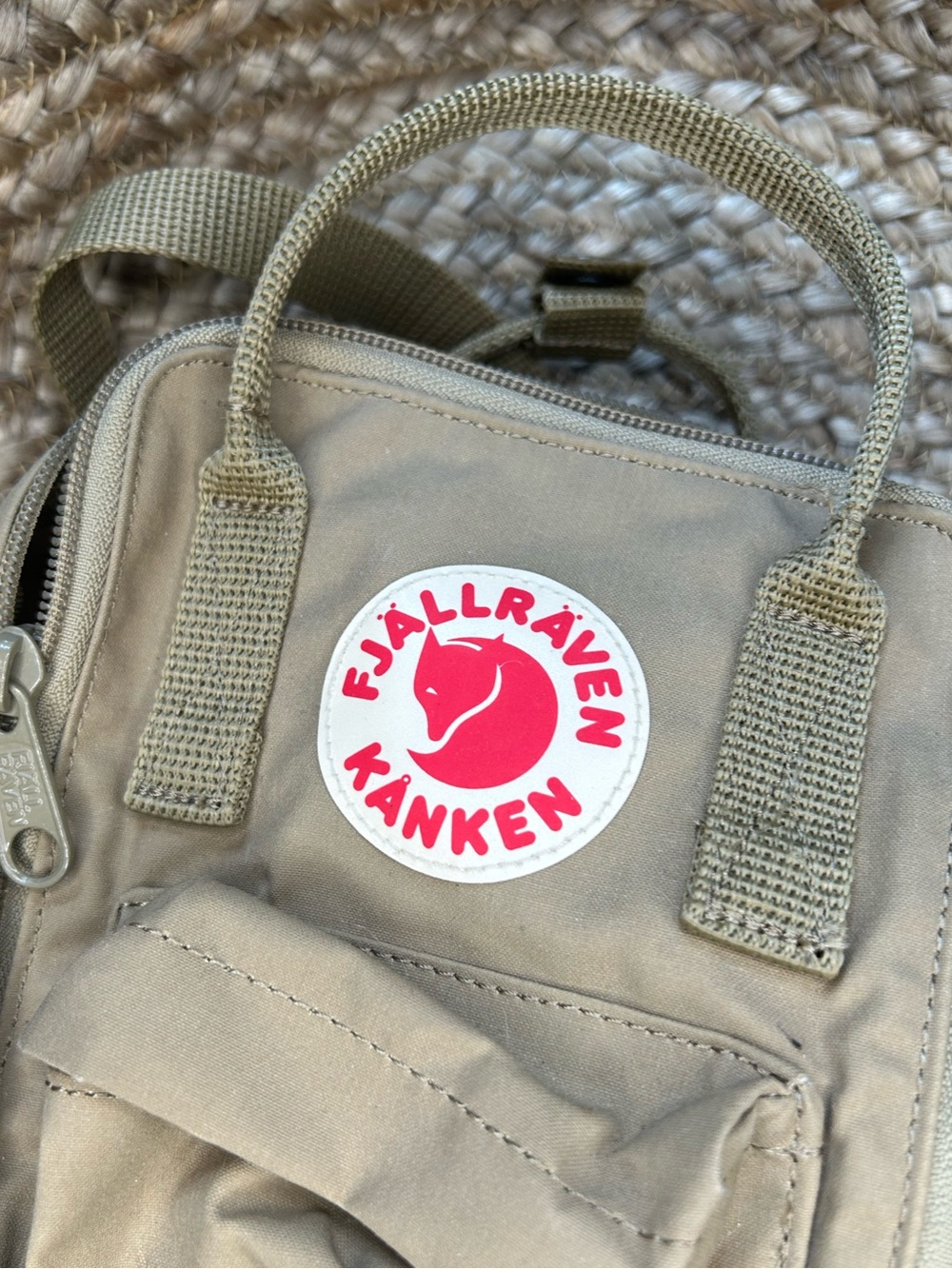 Fjallraven Kånken Small Crossbody Bag in Khaki - Picture 5 of 5